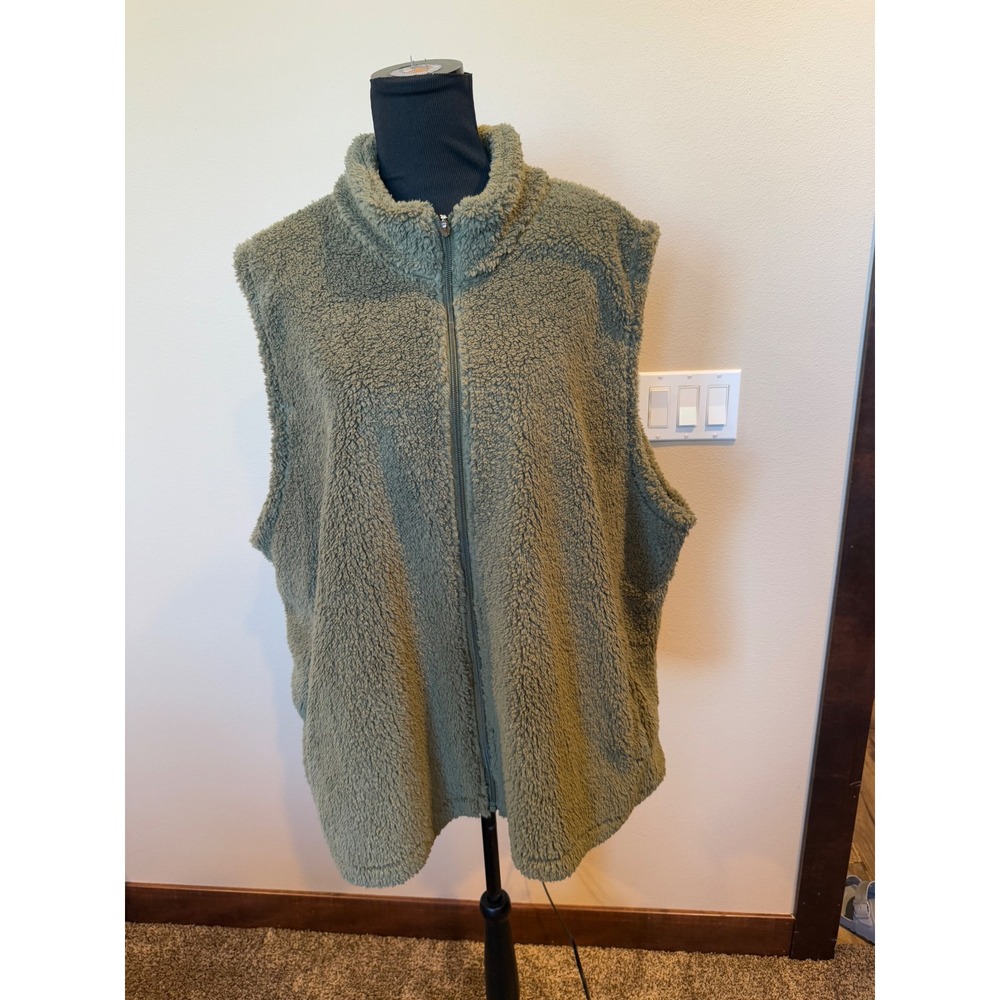 Maurice's Fleece Vest Olive Green Sleeveless Zip Up Casual Layering Cozy Comfy